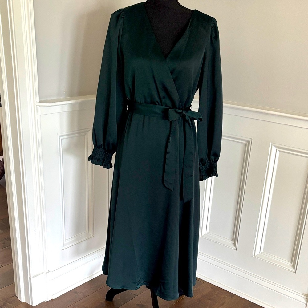 Elegant Green Dress, elastic waist fabric tie, size 6, EUC